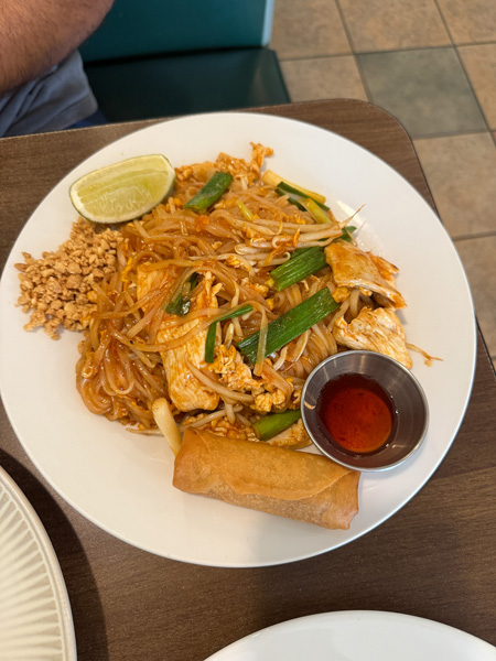 Siam Thai Restaurant Lunch Special Pad Thai