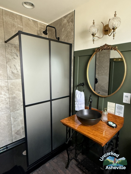 Spaulding Room Bathroom Peri Social House Black Mountain